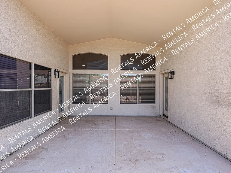 2276 S Bahama Dr — Photo 37