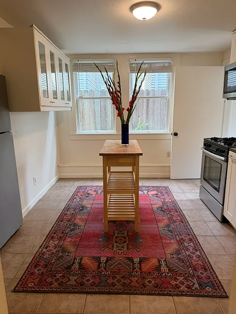 2 bed, 1000 sqft, $2,295 — Photo 2