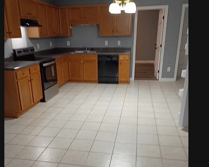 205 Maple St — Photo 5