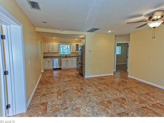 5th image of 301 Queens Dr