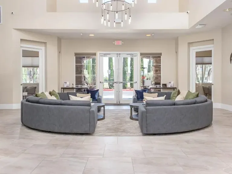 Villagio Luxury Apartments — Photo 23