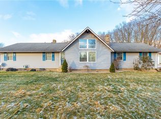 10675 Dolphin St SW, Beach City, OH 44608