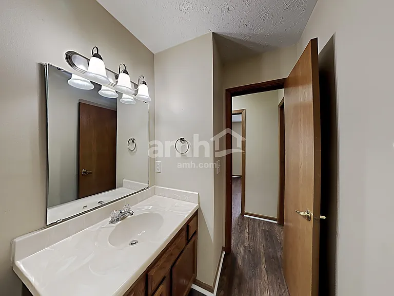8255 Captain Dr — Photo 16
