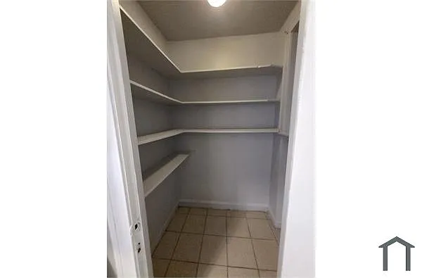 Photo 2 of 11 - 7156 S Rhodes Ave #1 - Chicago, IL Building Photo - 7156 S Rhodes Ave #1