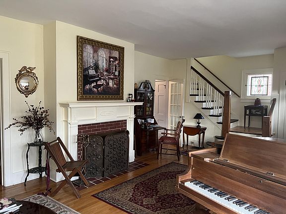 5th image of 32 N Kensington Pl