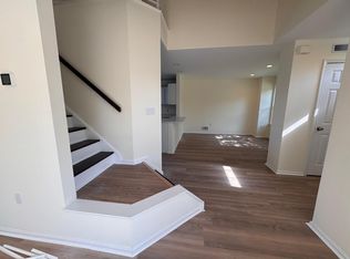 1 Woodlake Dr, Parlin, NJ 08859