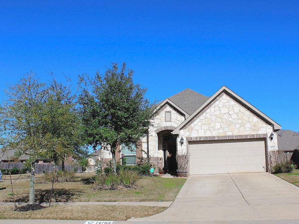 1st image of 14703 Yellow Begonia Dr