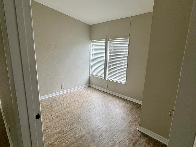 7616 Coach Park Dr — Photo 15