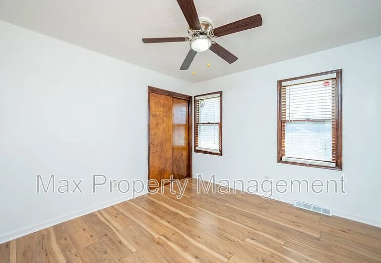 7613 Prairie Ave — Photo 11