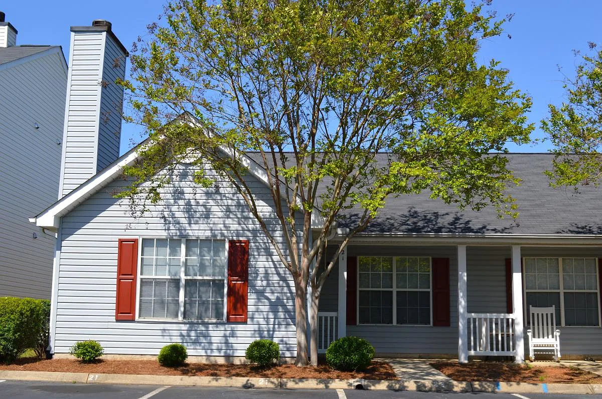 Building Photo - 21 Hayfield Ln