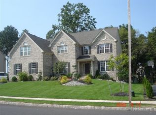 5 Valley Wood Dr, Somerset, NJ 08873