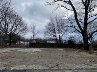 30 Newbury Ave, Woonsocket, RI 02895