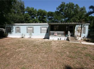 10804 Tuckaway Dr, Thonotosassa, FL 33592