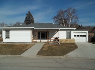 105 5th St NW, Waukon, IA 52172