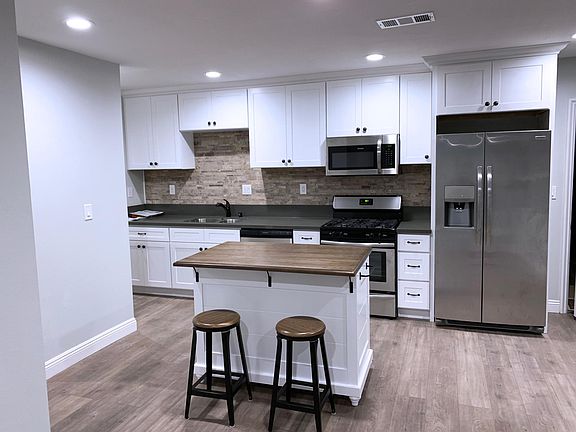 5th image of 7758 Tujunga Ave