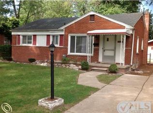 17230 Roseland Blvd, Southfield, MI 48076