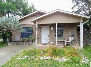 912 Dartmouth St, San Marcos, TX 78666