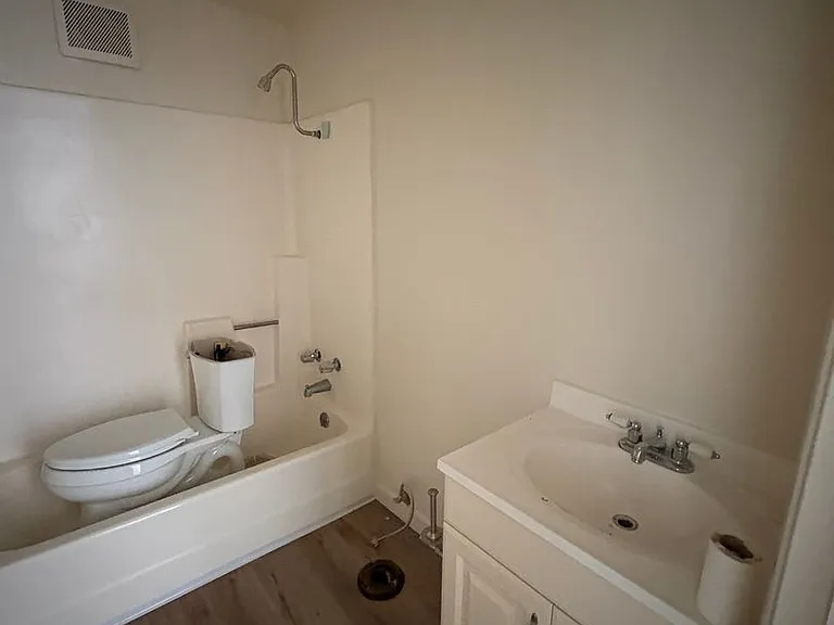 406 Scripps Dr — Photo 11