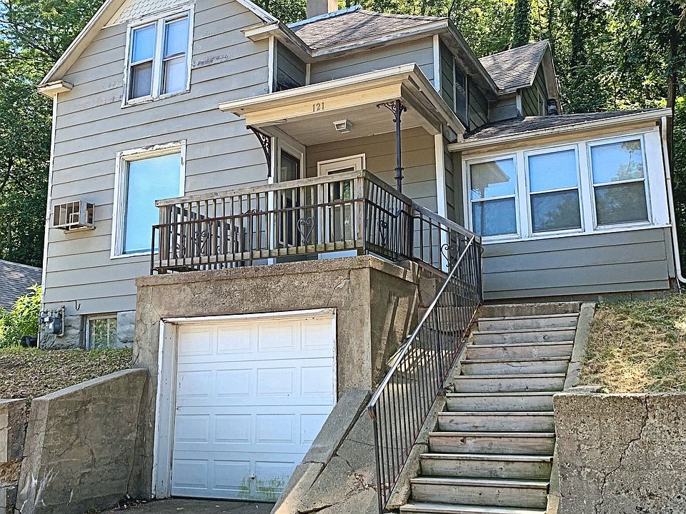 1st image of 121 N 6th St