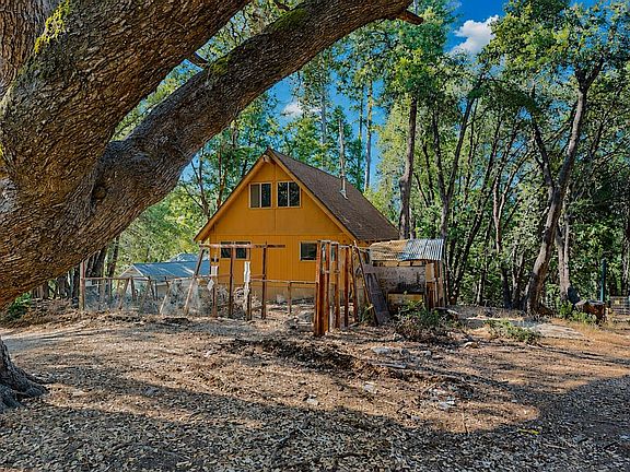 3rd image of 17895 Towhee Ln