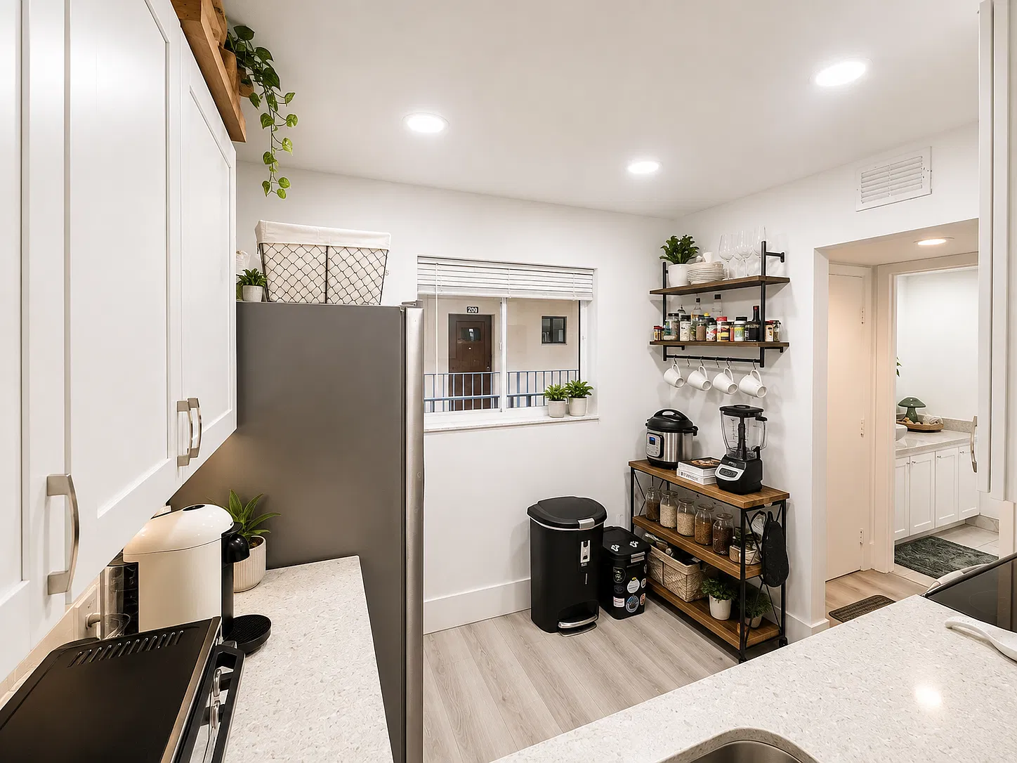 1 bed, 680 sqft, $2,000 — Photo 2