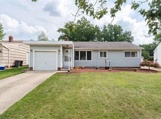 1721 Hawthorne Dr, Mayfield Heights, OH