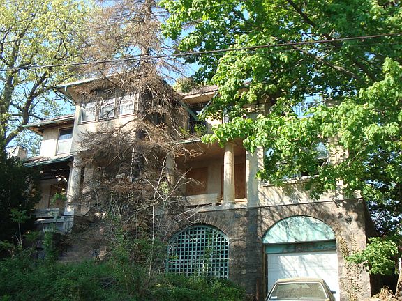 2nd image of 23 Lewis Parkway