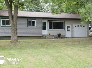 2167 Sandalwood Dr, Burton, MI 48519
