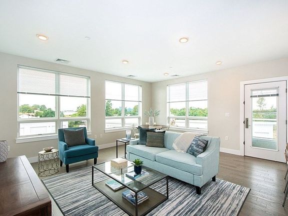 5th image of 130 Broad Reach Unit 209