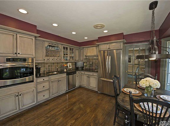 4th image of 41 Nevinwood Pl