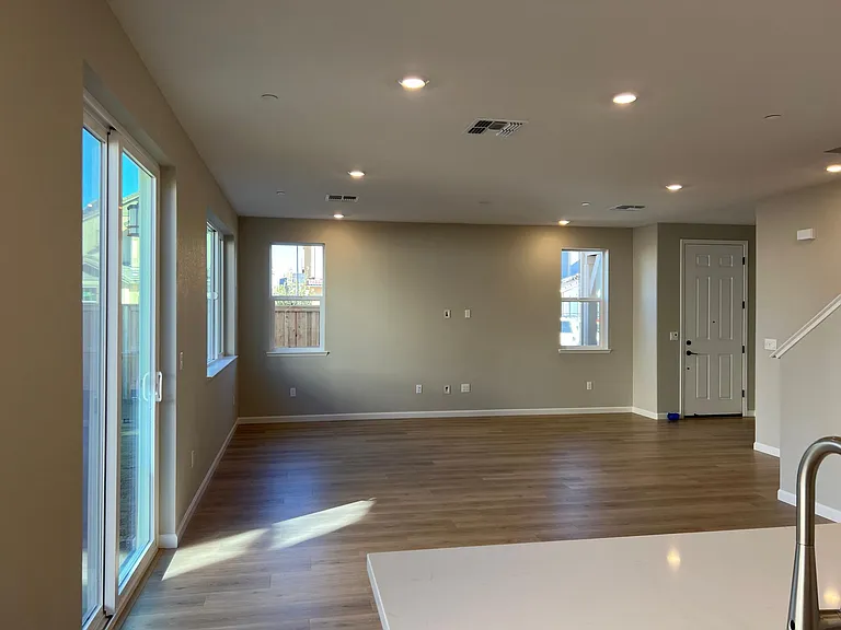 3000 Vasquez Ct — Photo 8