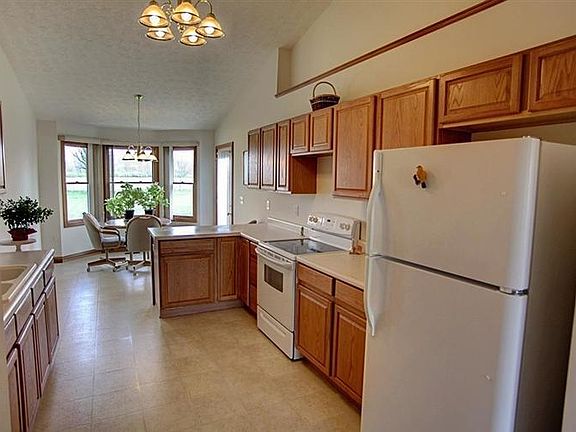 5th image of 1040 Constitution Dr