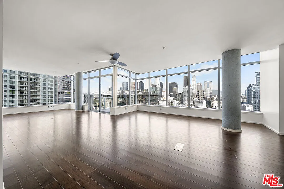 2 bed, 2.5 bath, 2320 sqft, $7,500 — Photo 1