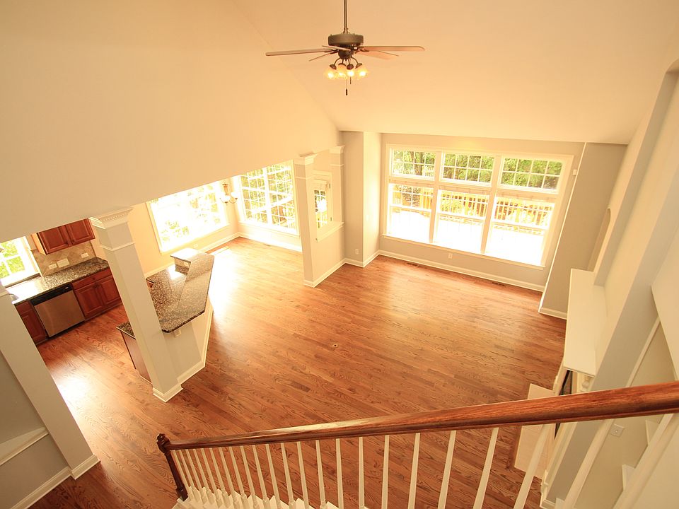 2nd image of 125 O'Henry Ave