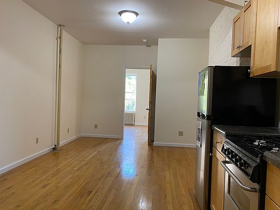 4th image of 107 E 2nd St APT 16