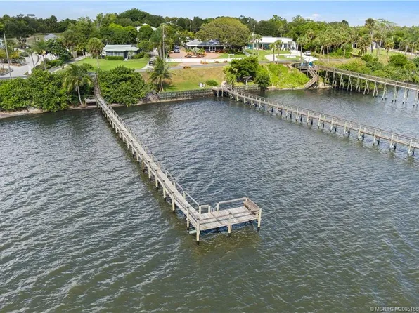 99 Ridge Cir, Fort Pierce, FL 34982