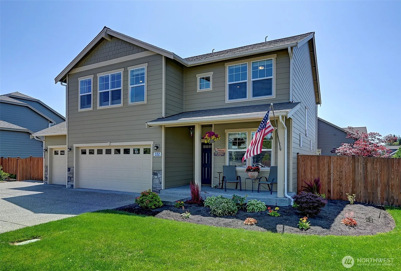332 Cambridge Loop photo 1