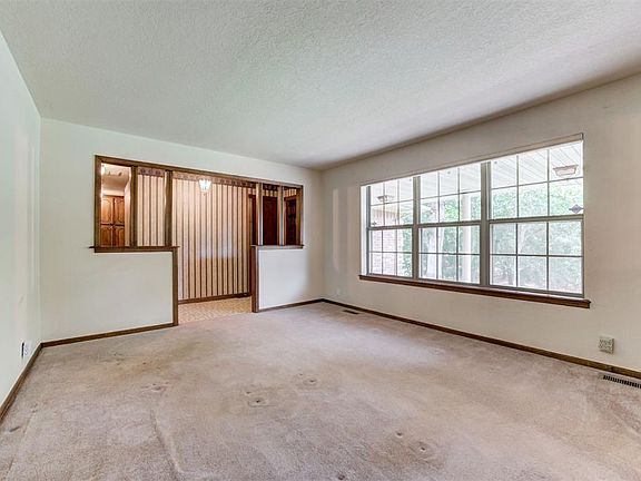 4th image of 5812 Parkhurst Rd