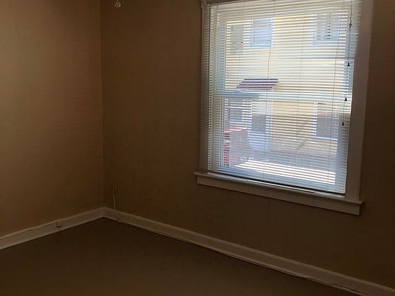 5th image of 2588 Herschel St APT 2
