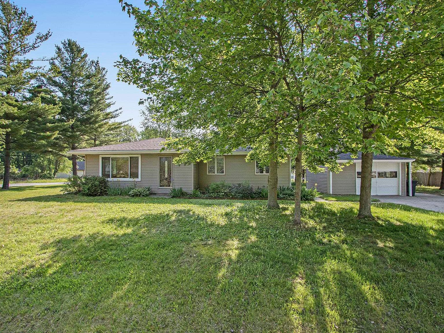 5990 W Montevista Dr, Fort Gratiot, MI 48059 Zillow