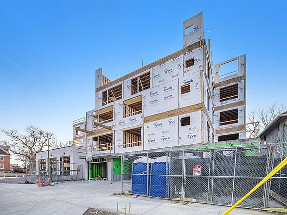 5th image of 309 N Ashley St #16