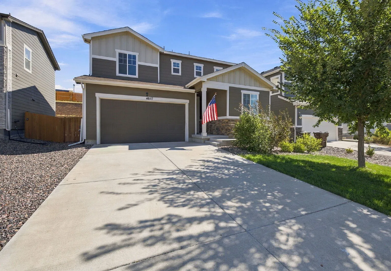 4 bed, 2.5 bath, 2023 sqft, $2,500 — Photo 2