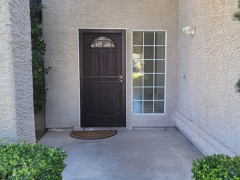 2632 Ironside Dr — Photo 4