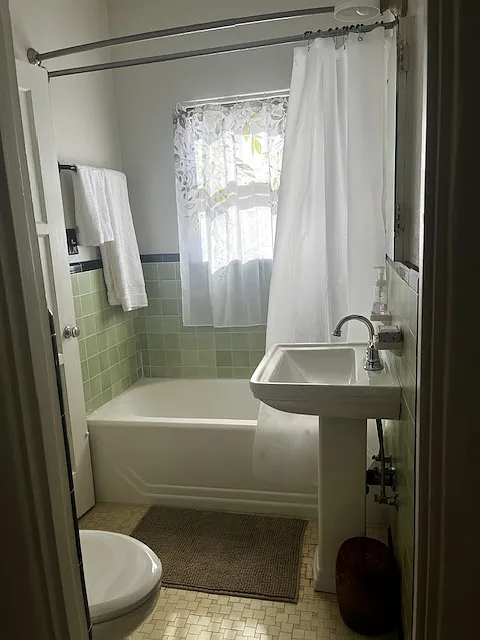 1 bed, 700 sqft, $2,500 — Photo 3