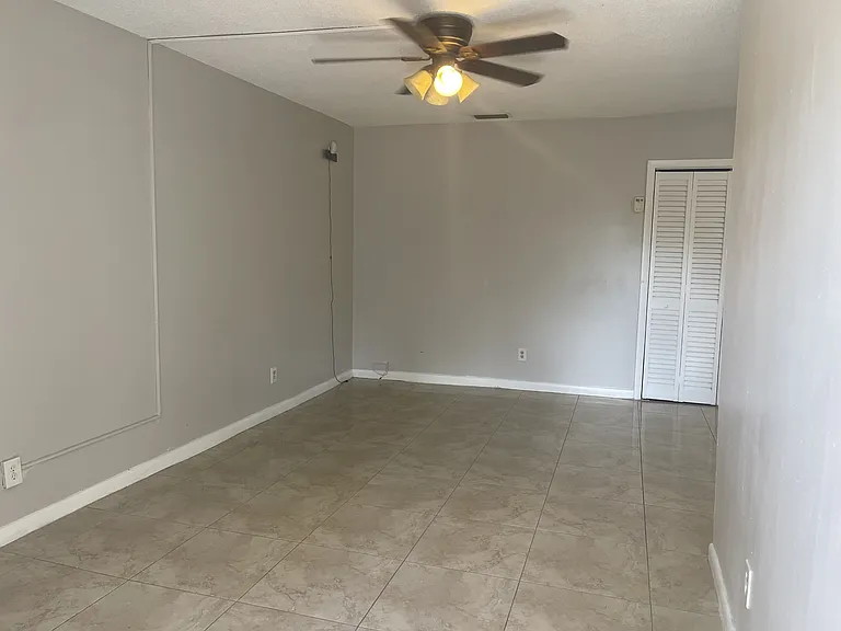 716 SW 16th Ave — Photo 8