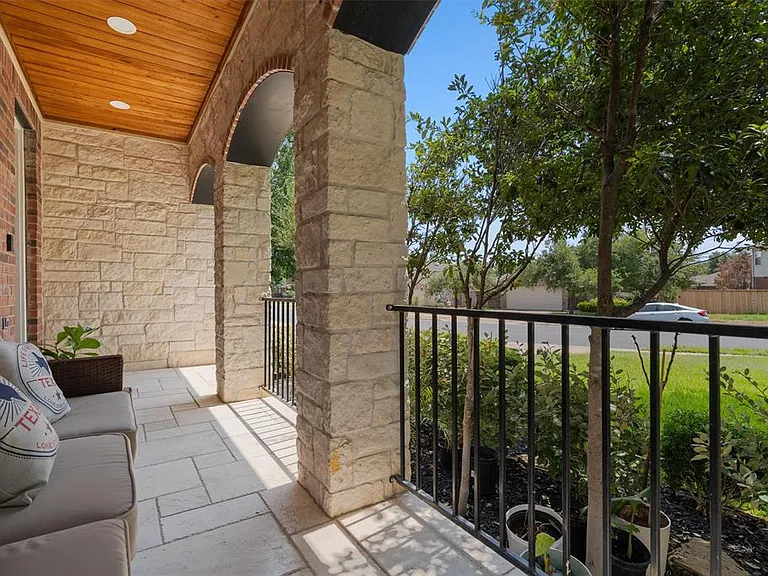 542 Centerbrook Pl — Photo 3