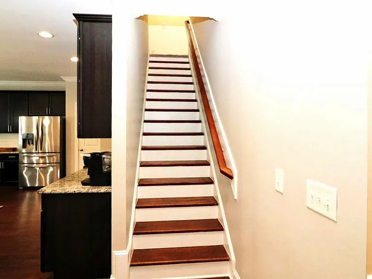 1009 Monmouth Loop — Photo 9