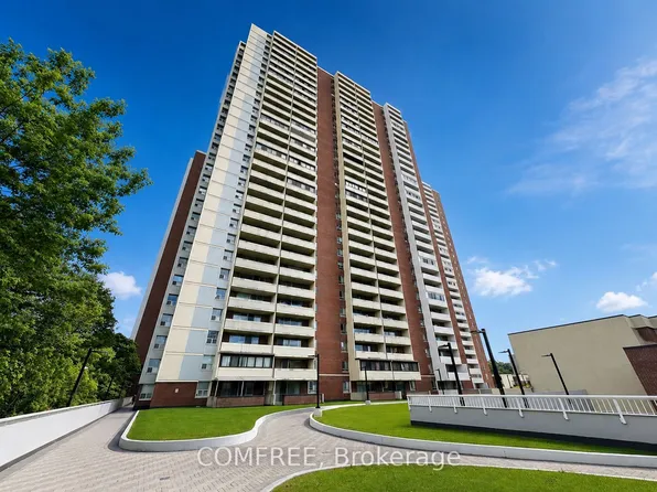 1 Massey Sq #412, East York, ON M4C 5L4