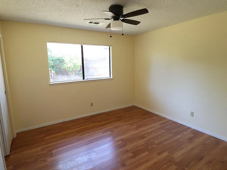 160 W Portland Ave — Photo 9