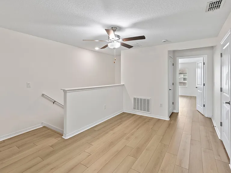 14442 Editors Note St — Photo 18